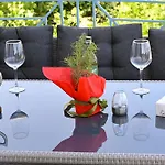 Seafrontgardenhouse Villa