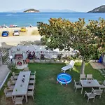 Seafrontgardenhouse