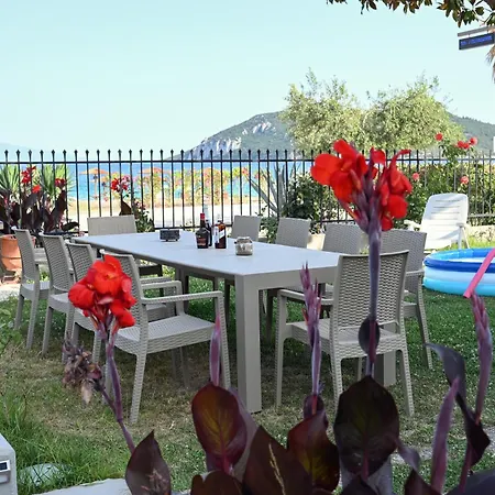 Seafrontgardenhouse וילה