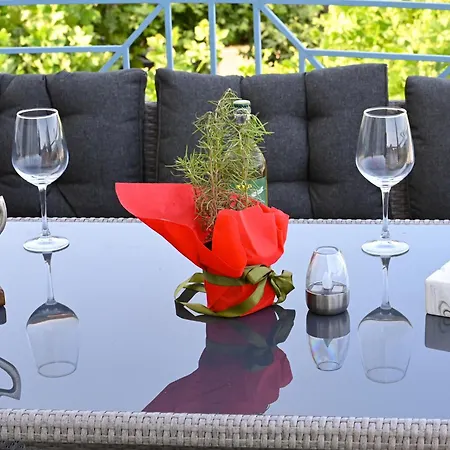 Seafrontgardenhouse فيلة