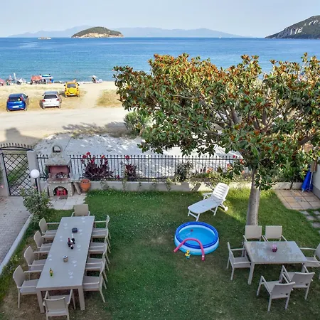 Seafrontgardenhouse